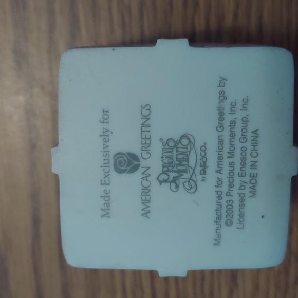 Precious Moments porcelain box w/girl, bow and heart - Picture 9 of 10